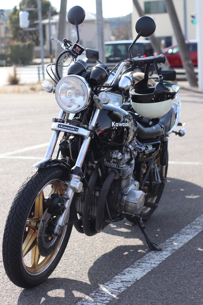 綺麗なの咲いてる〜
足の剥離骨折でバイクは乗れませんと。