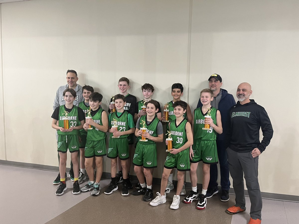 Congratulations to Elmhurst Airborne 12U for wrapping playoffs and the season with some well earned hardware. On to State 💚🏀💚