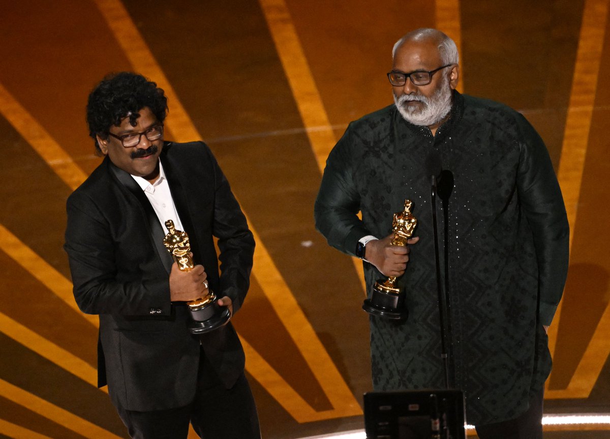 TheCut's tweet photo. Petition to make all future #Oscar winners sing their speeches that was delightful https://t.co/fi8ftDseXw