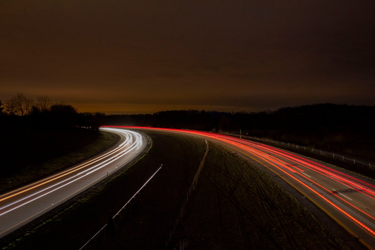 WaffleZoneYT's tweet photo. Tried doing some light trail photography and it turned out cool :) https://t.co/WCpXIGfUkz
