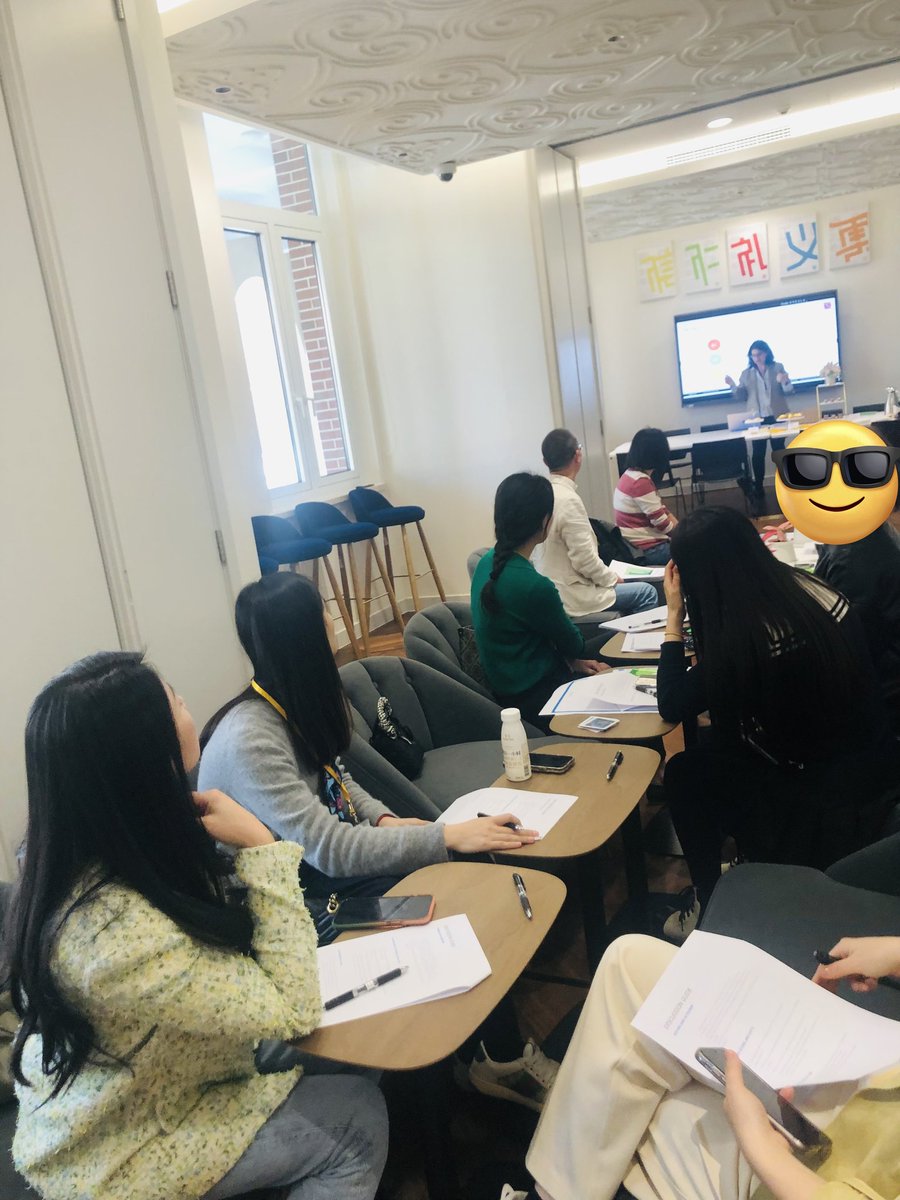 MartaMonforte_'s tweet photo. My Book club for parents is a reality! Happy with the success and involvement! 

#schoolibraries #community #wellingtoncollegechina https://t.co/B2FCJzm8HH