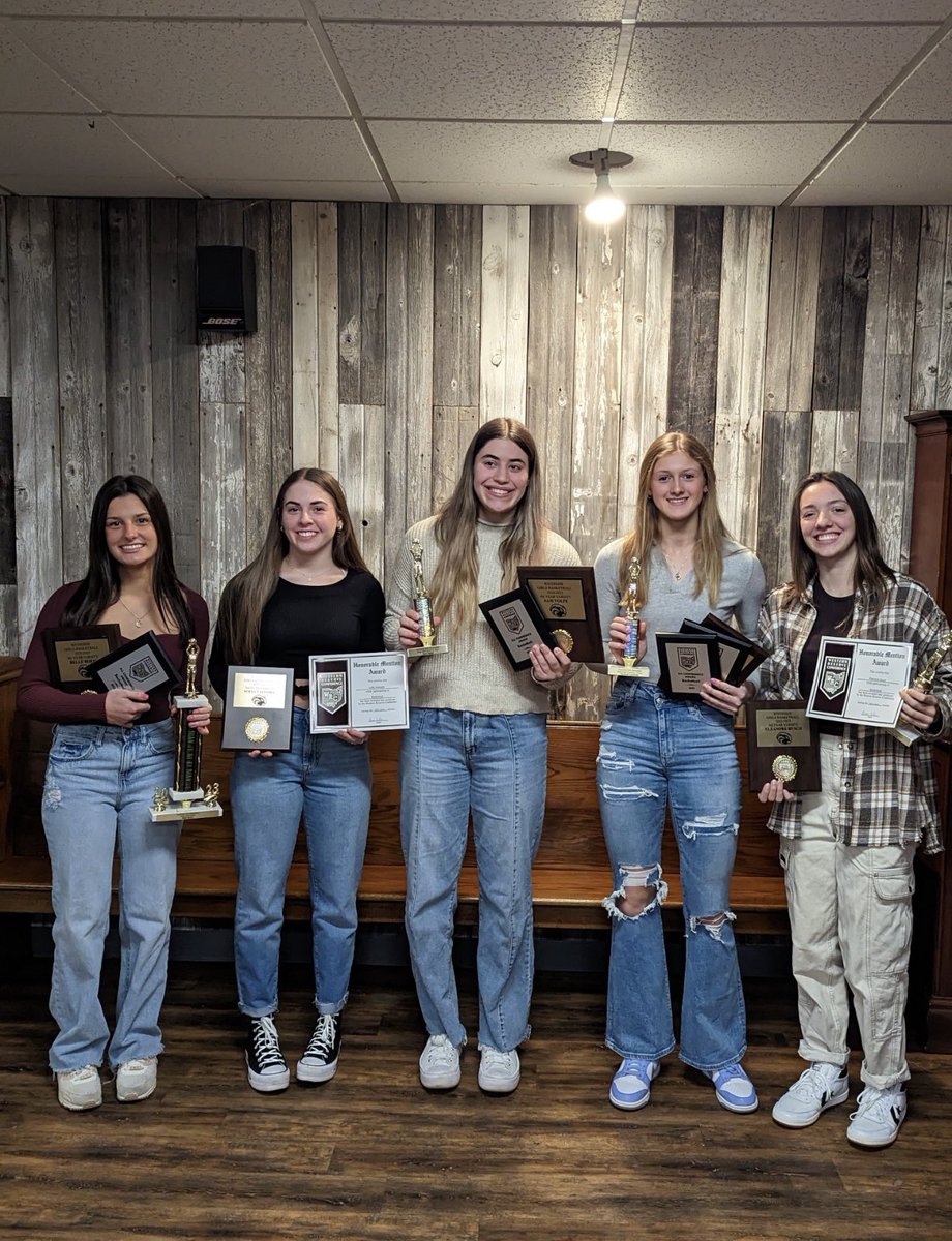 bellebozic13's tweet photo. All time 2nd school leader in points, 3’s, assists, and steals. Thank you Riverside basketball for the last 4. https://t.co/cAhSeFxDIz