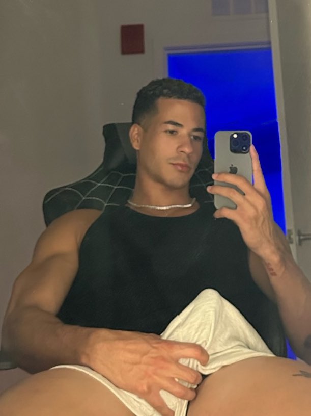 ryggdunk's tweet photo. Retweet if you’d help me out with this 😈 #fitness
https://t.co/juiYrzlwez https://t.co/lXksML7dAj
