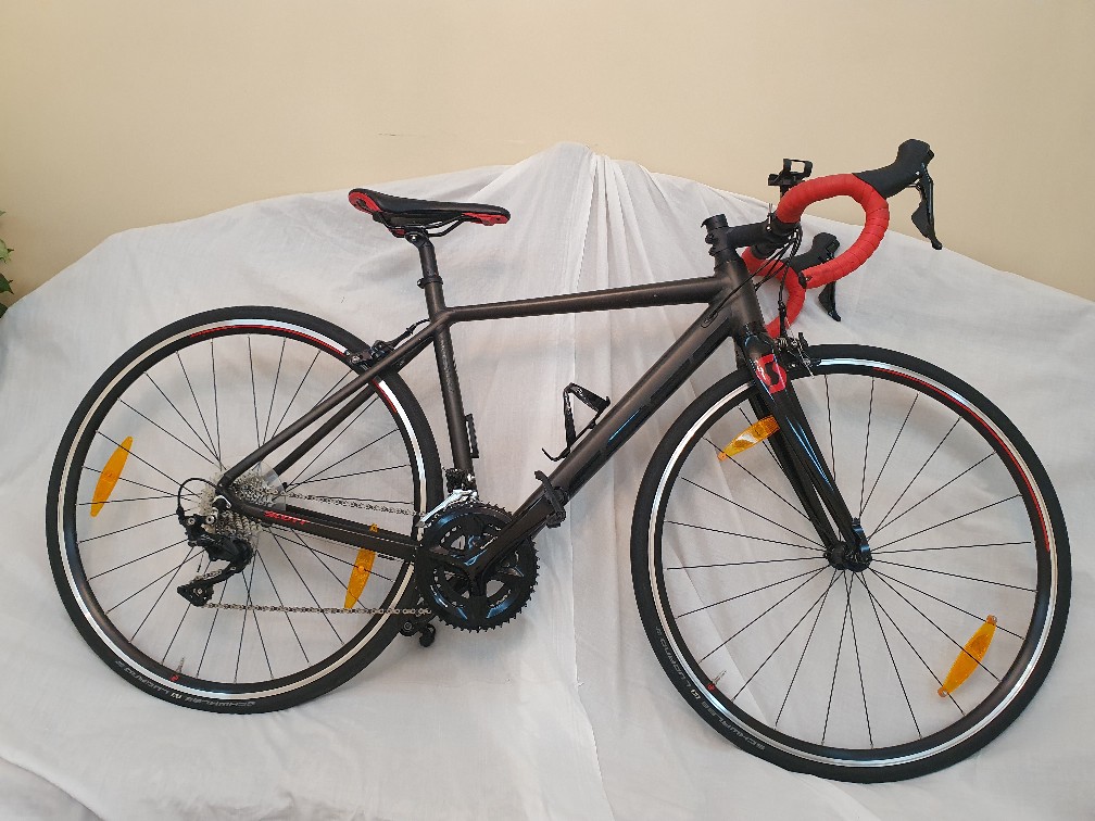 hisham997's tweet photo. @my_bicycle2 
SCOTT SPEEDSTER 10
للبيع
المقاس xs 49
الدراجه جدا نظيفة لم يتم استعمالها الى لفتره بسيطه جدا https://t.co/RosBmWASE4