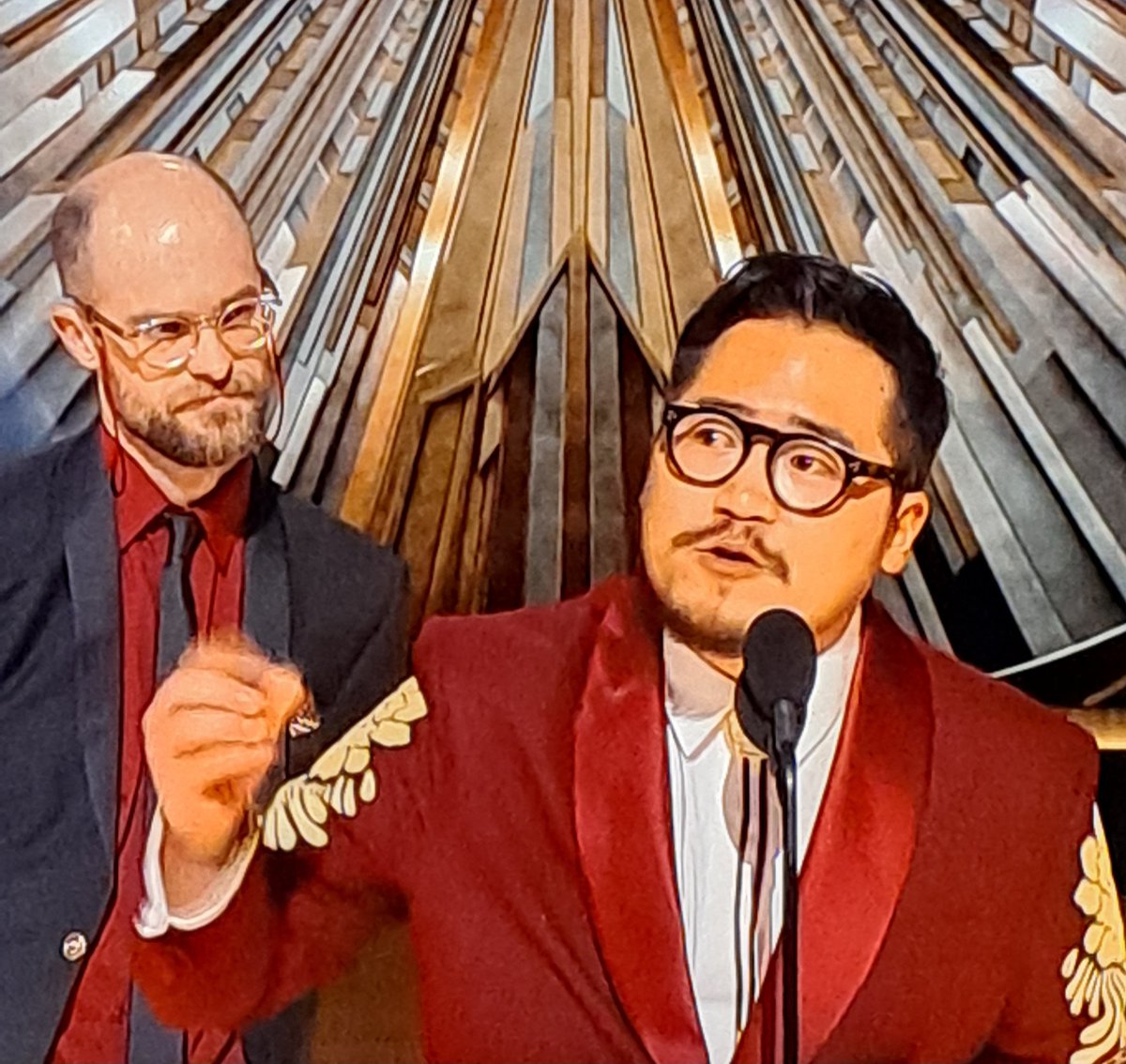 zengrrl's tweet image. Congratulations to #DanielKwan and #DanielScheinert for winning Best Director for #EEAAO at the #Oscars! 👏🏻👏🏻👏🏻👏🏻👏🏻 #TheDaniels