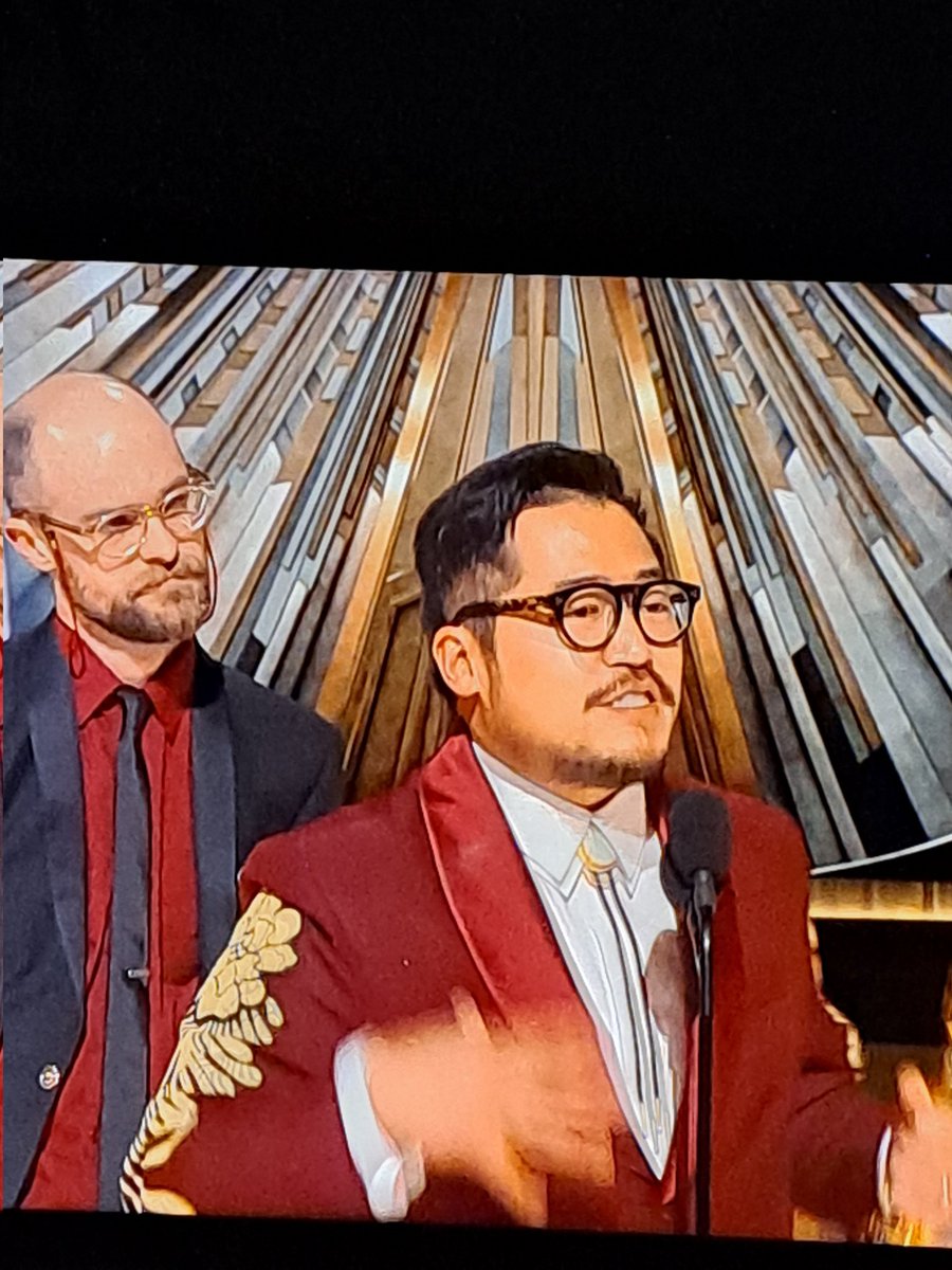 zengrrl's tweet image. Congratulations to #DanielKwan and #DanielScheinert for winning Best Director for #EEAAO at the #Oscars! 👏🏻👏🏻👏🏻👏🏻👏🏻 #TheDaniels