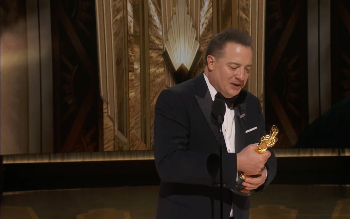 BuzzFeed's tweet photo. Brendan Fraser just won Best Actor In A Leading Role for The Whale 🥹 #Oscars https://t.co/M8WLh0BxID