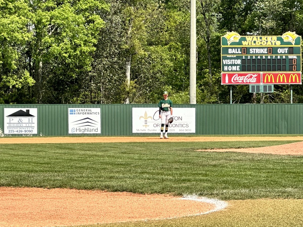 khebert_2026's tweet photo. A little hit and got hit! #walkerboys @WalkerBaseball #uncommited #doajob #ss https://t.co/Wb1yhPARwl