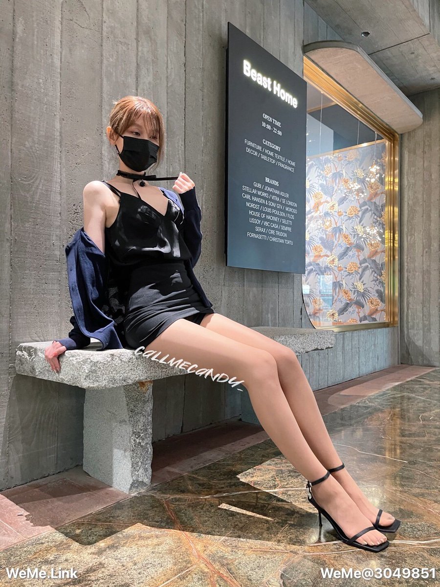 meinvheji2000's tweet photo. 极品黑丝 大长腿 微密 兔女郎 反差 https://t.co/N4K9aCG5f5