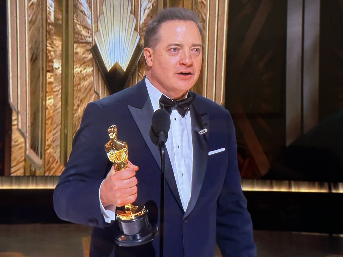 NextBestPicture's tweet photo. I’m so happy for him ❤️ #BrendanFraser #Oscars https://t.co/h16nUnvWaG
