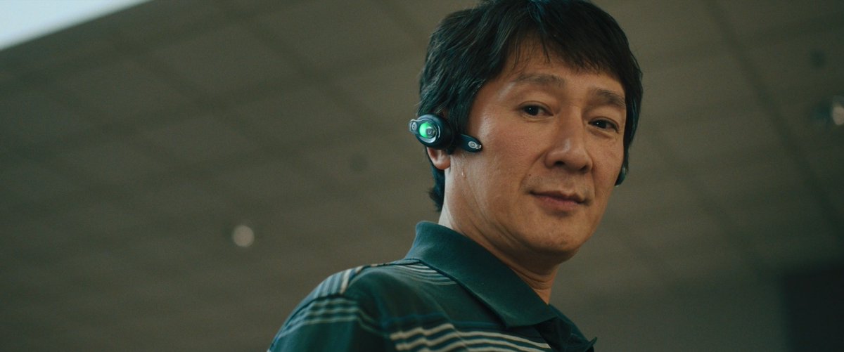 TIFF_NET's tweet photo. “The only thing I do know is that we have to be kind.” ❤️ 

Taking home this year’s Academy Award for Best Picture is Daniel Kwan and Daniel Scheinert’s EVERYTHING EVERYWHERE ALL AT ONCE. #Oscars https://t.co/46RE8mhRl6
