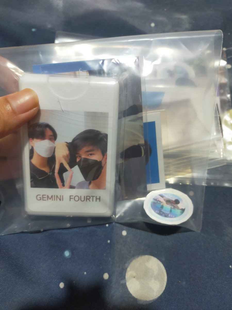 Oum_Sk's tweet photo. พร้อมมมมม
**กติกาง่ายมากกกกก** เพียงแค่!!
1. ฟอล @support_fourth 
2. รีพลายบอกเหตุผลที่อยากได้กิ๊ฟเซตพวกนี้
ปล.กิ๊ฟเซตที่แพ็คไว้อาจแตกต่างกันออกไป สุ่มแจก25รางวัล!!
เล่นได้ตั้งแต่ต���นนี้-20.00น.ของวันที่12มีนา
อีก25เซตเจอกันที่ร้าน @IceOnsen
#GeminiFourth #จุงดัง https://t.co/TmVJ3mi6xb