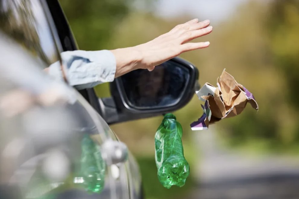 sibaburck's tweet photo. I would stop littering but did you know some impoverished people have no choice but to litter? Also it is more convenient for me to litter. I respect people who don’t litter but I don’t have the will power. Also corporations litter the most and me not littering won’t make a diff https://t.co/J6FgZ2c5Mf