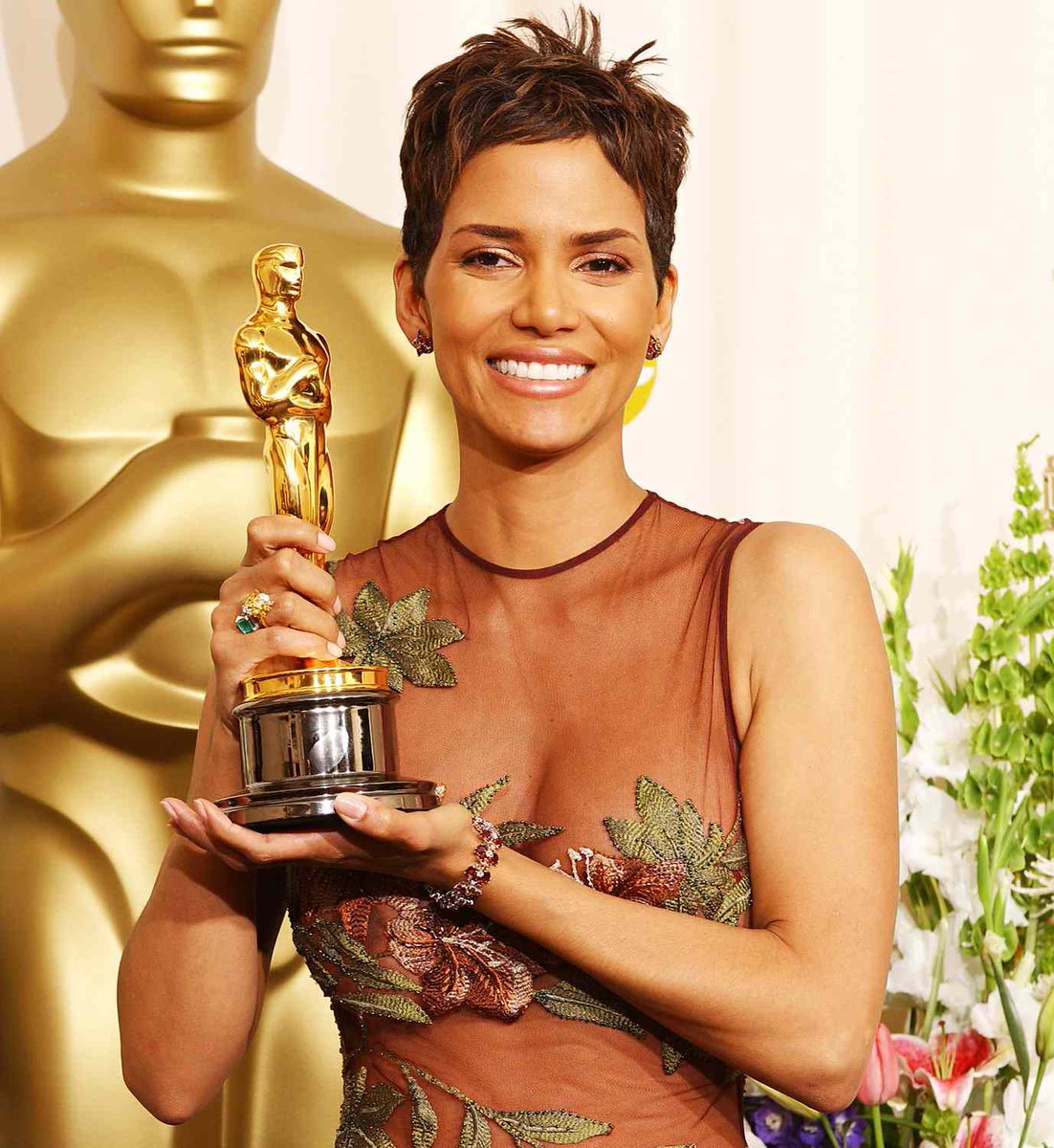 hugeasmammoth_'s tweet photo. History was made tonight. #Oscars https://t.co/RoepSAtNf6