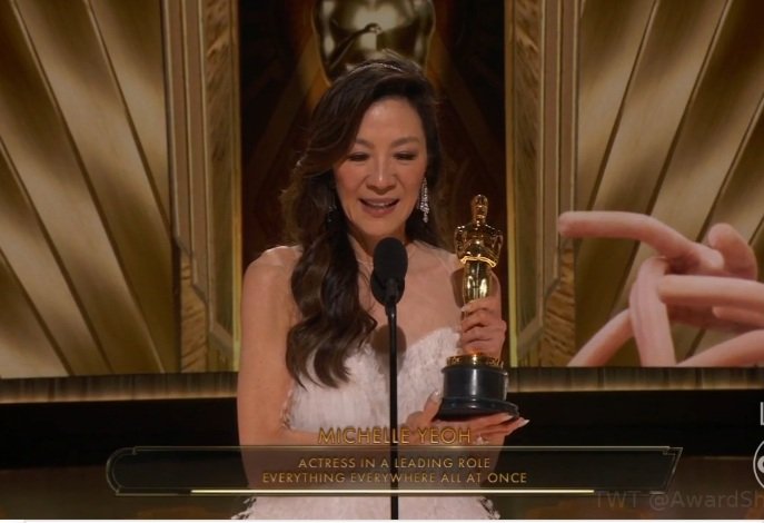 TheRedGlasses's tweet photo. OSCAR WINNER MICHELLE YEOH https://t.co/rTJHRf0eWi