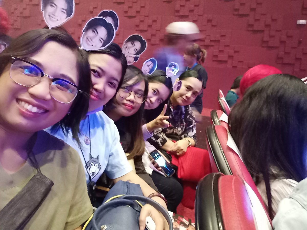 MailaDimaculan3's tweet photo. @1ONE_melody
Nice meeting you po..
Senya d ko agad kayo
Narecignize
Lam nyo Naman
Sobrang
Labo na mga MaTa ko
Po
@1stoneOfficial #1stOne #FirstOneEntertainment #MeetAndGreet https://t.co/etpVAAhqsN