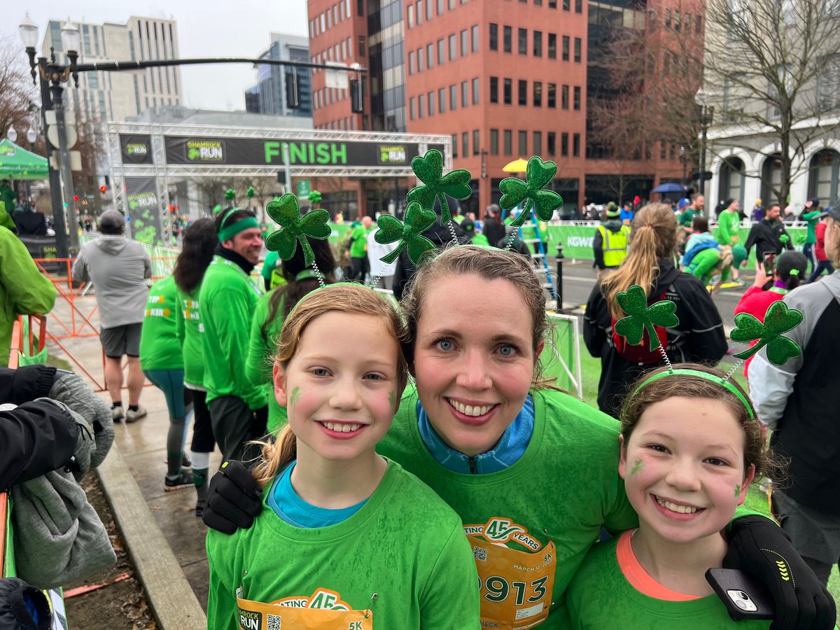 I'm proud of the strong ladies in our family who ran the #ShamrockRun today in downtown Portland! 💪😤 Hope you all have a happy St. Patrick's day this week! 🍀