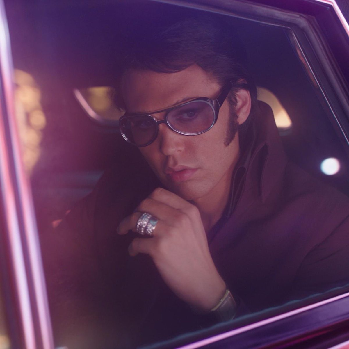 tcbbutler's tweet photo. i've never seen anyone work so hard in their life on a role. 3 years of his life dedicated to mastering and embodying elvis presley. he showed up to every event. he gave his blood, sweat and tears. he deserved it. i’m truly at a loss for words :( https://t.co/CnfMoNkGqG