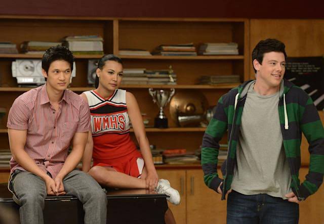 RicLaTorreZ's tweet photo. Ver a Harry Shum Jr en el escenario de los #Oscars, siendo parte del cast de la mejor película y recordar sus momentos en Glee y ver cómo ha crecido como actor me conmueve demasiado. Como fan que fui, soy y seré de esa serie, estoy llorando 😭 #Oscar https://t.co/sEfqNHguwp