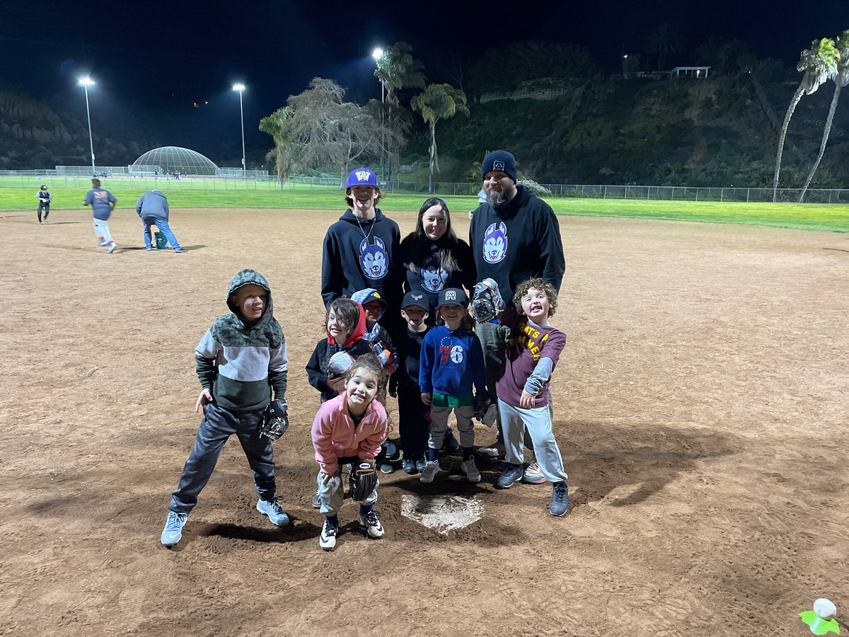 @Baseballism Thank You! The Oceanside (CA) American Little League Tee Ball Husky Pups are ready to go! #LittleLeague #OceansideCA #OceansideAmericanLittleLeague #HuskyPups