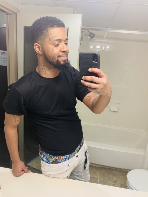 Letting My Hair Grow Back Out🤤😌 https://t.co/qF0j0MRcMP<a href="/tag/newprofilepic"class="tags"><span>#newprofilepic</span></a>