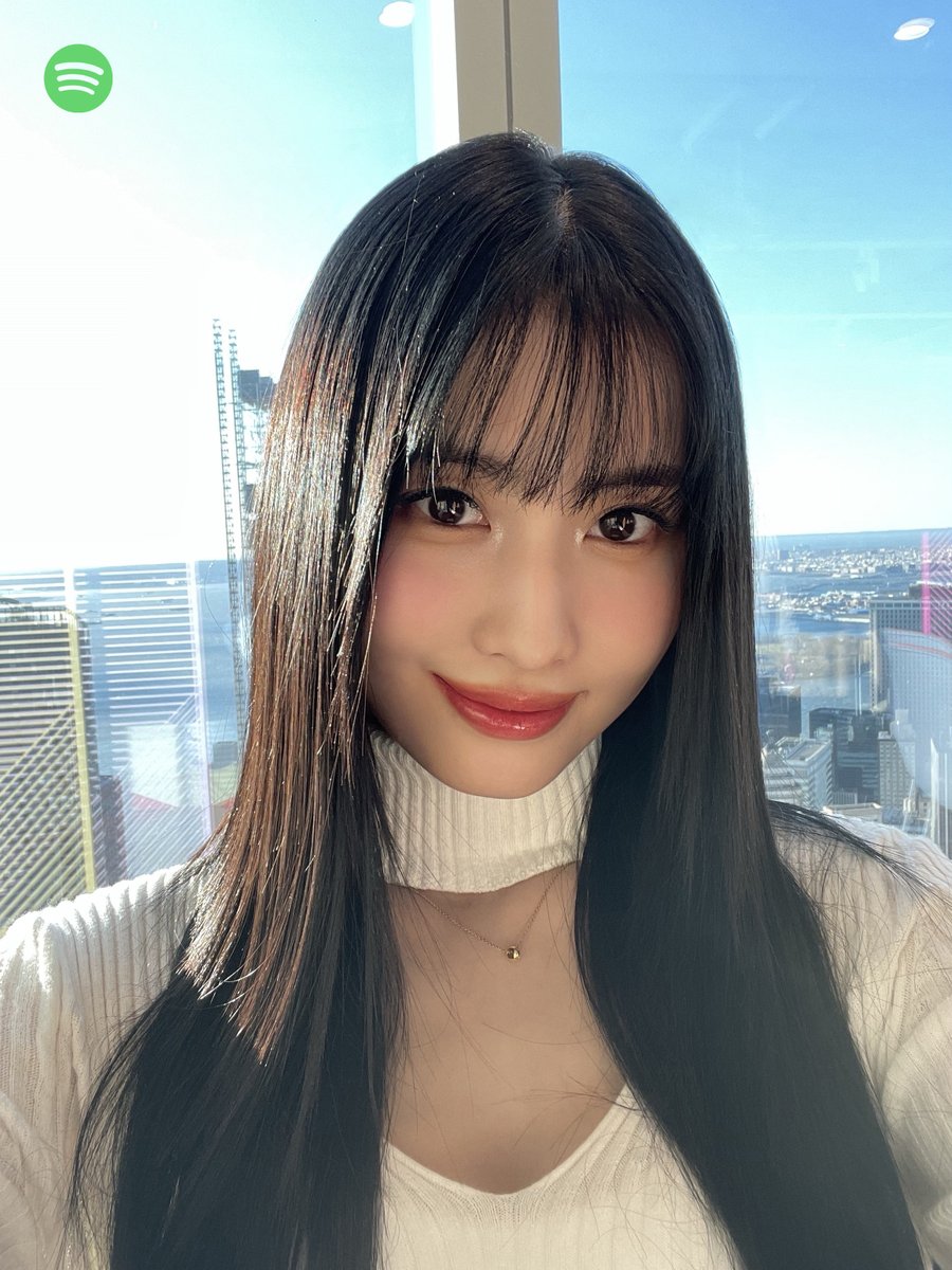 SpotifyKpop's tweet photo. A 9-to-5 job: 🤔
A 9-to-5 job with #MOMO: 😍🤧🥳🥹🤯 

#SpotifyxTWICE @JYPETWICE #TWICE #READYTOBE https://t.co/HaB3Nsk8O1