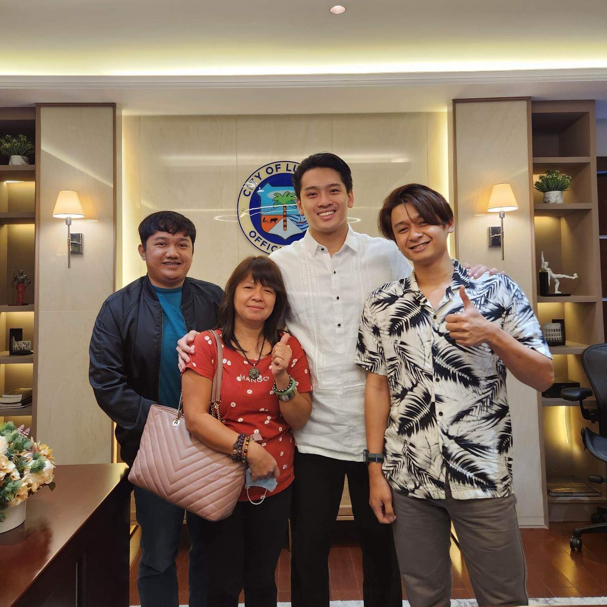anjosarnate's tweet photo. Courtesy call with Lucena City Mayor Mark Alcala. Thank you po sa support na ibinigay niyo sa akin during my Dream Maker journey and sa laban ko sa WCOPA β¨ at sa palaging pag support ng Lucena City sa lahat ng laban ko. #KuyaMark #LucenaCity #MayorMark #DreamChaserAnjo https://t.co/9TWMdpWbAg