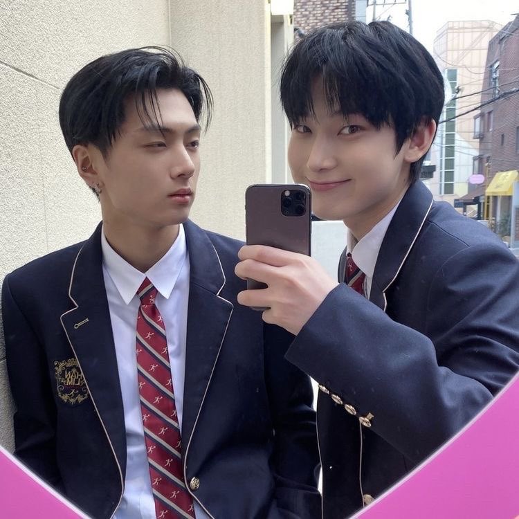 enhasmr's tweet photo. heyyy i’m kinda new to entwt and i’m really looking for more oomfs so if u could share this it would really mean a lot!! ^^ https://t.co/QUWQfnJFuy