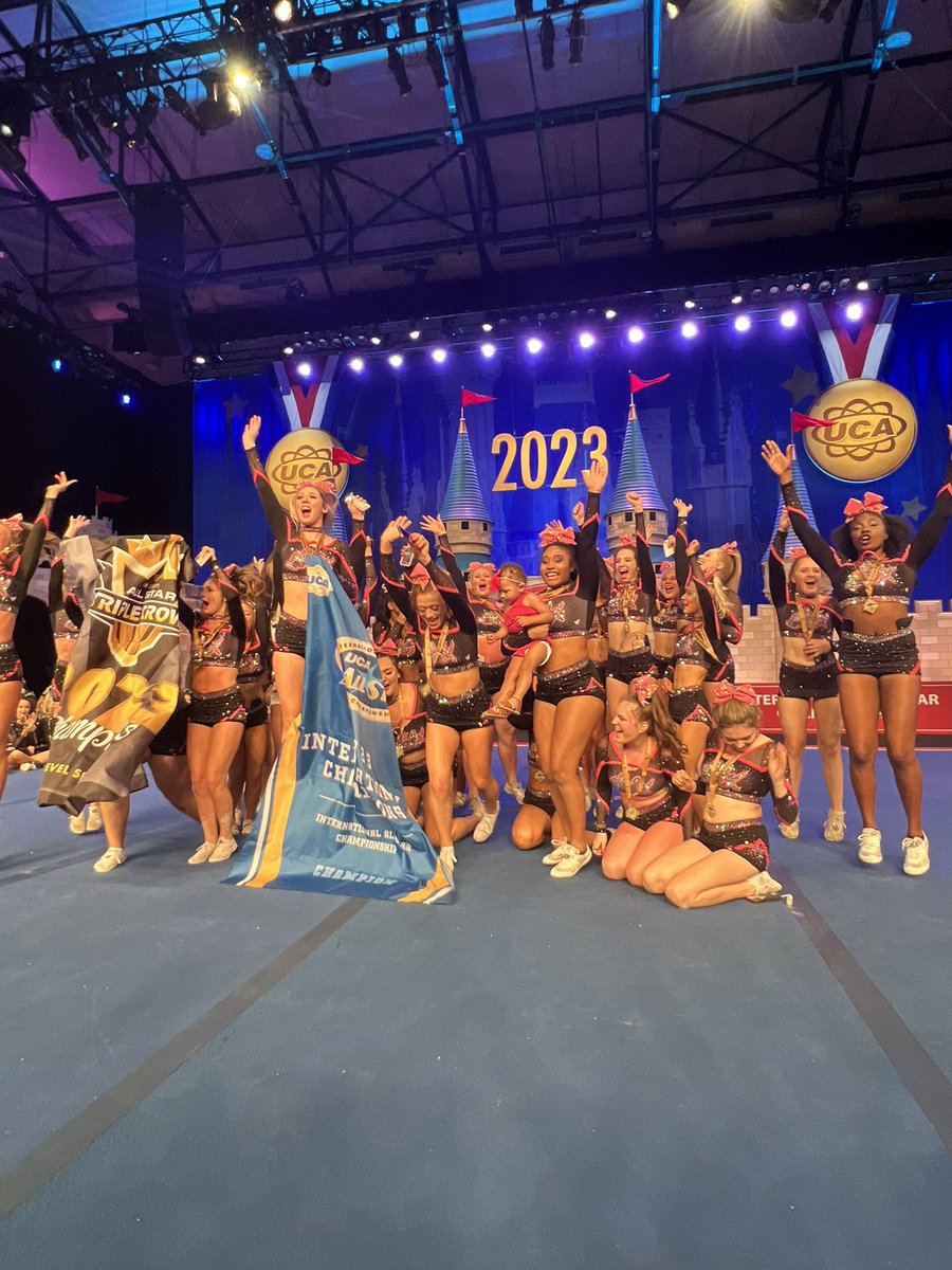 cealadylux's tweet photo. 2023 TRIPLE CROWN CHAMPS👑👑👑 https://t.co/VxG17RuuN1