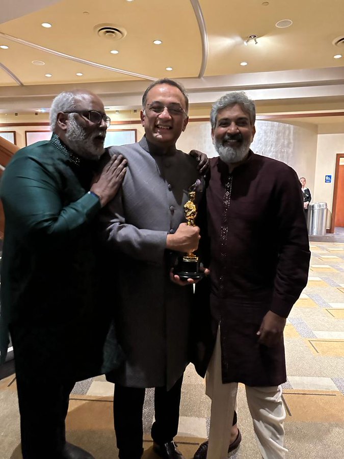 FrElNKrXsAA6VuX?format=jpg&name=900x900