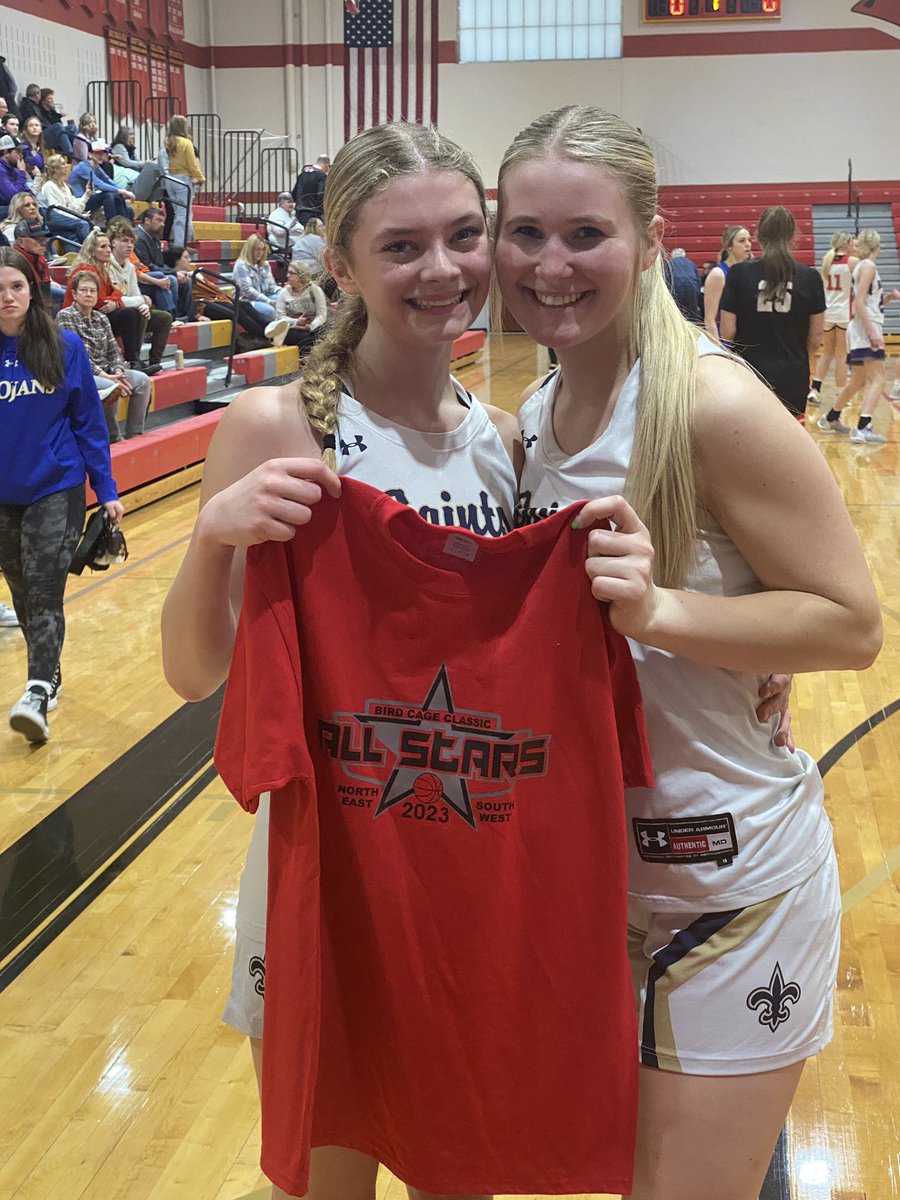 SaintsCchs's tweet photo. Special time to get to see these All-Stars play one more time as Saints 💙 @elyssa_stenger @MedleySchnierle @CCHSinBloom @IlliniPrairie @Pantagraph @SportsWjbc @LLCC_LoggersWBB @IWUSoftball https://t.co/Ckp8m5cNQ3