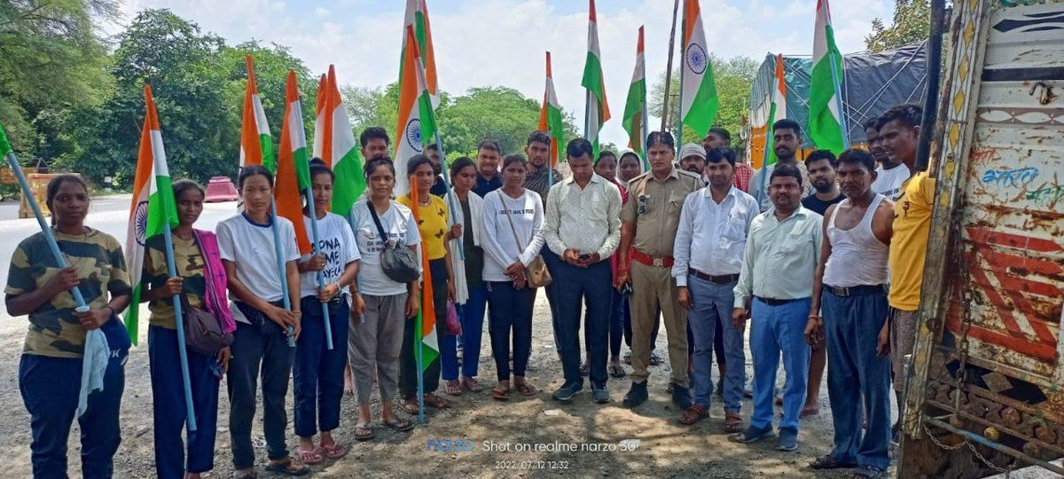 SANJAYR18907497's tweet photo. #SSCGD18_joining_nhi_to_vote_nhi
Those who protest peacefully are not covered by the mainstream media. No dialogue initiated by the govt. This govt. seems to believe in violence. Why else does it refuse to acknowledge peaceful dissent?#SSCGD18_joining_nhi_to_vote_nhi https://t.co/zSXsFxygFw
