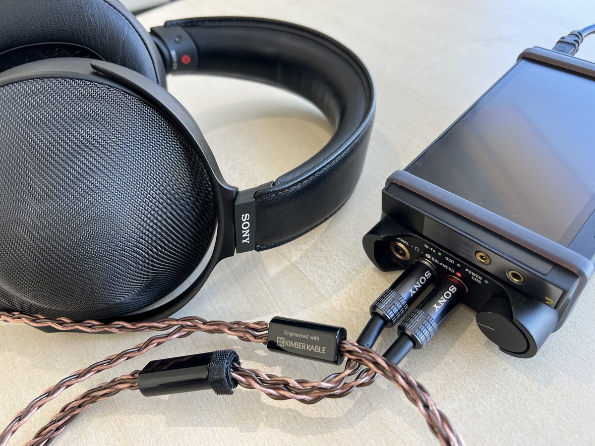 branzino_dqx's tweet photo. SONY MDR-Z1Rを暫く使ってみたのでその感想ですが
「非の打ち所のない」
以上です
以下は試聴環境
100時間以上慣らし済
DAP OnkyoDP-X1 DSDコンバート
DAC-AMP SONY PHA-3
SONY MUC-B12BLでバランス接続
#SONY
#MDRZ1R
#PHA3
#DPX1
#ヘッドホン
(個人の感想です) https://t.co/LpTfE3qZdd