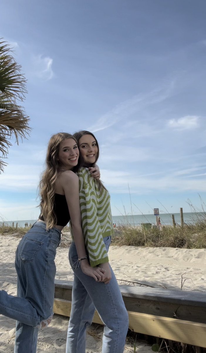 queenxkenz's tweet photo. bestie girl https://t.co/I8oK8x3ZXY