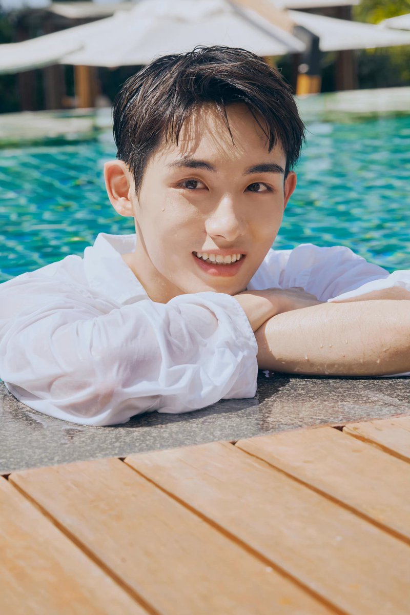 sichengupdate's tweet photo. 230313 Weibo Update

WINWIN’s “Island Encounter” story https://t.co/ahXo2rd6eP