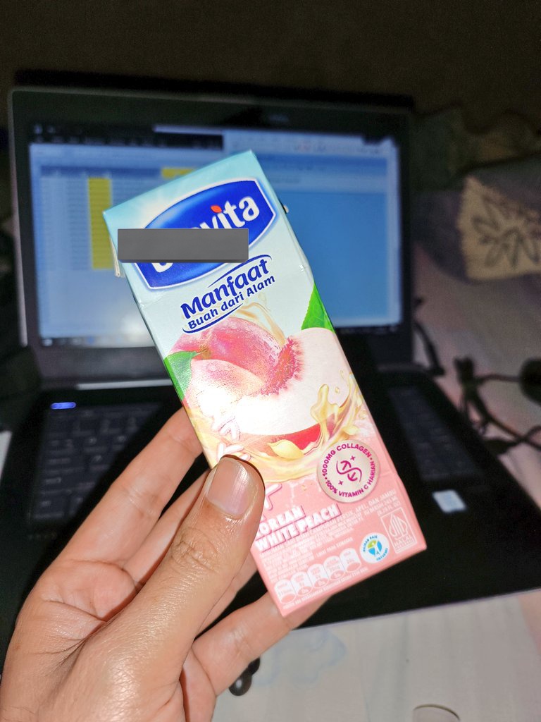 AldiiRenaldii's tweet photo. @blinkmf Nitip min... semalem di deket gerbang luar ada blink yg bagi2 ini ketika air mineral di sekitaran gbk harganya gamasuk akal. terimakasih❤️ https://t.co/FKfR7s00FU