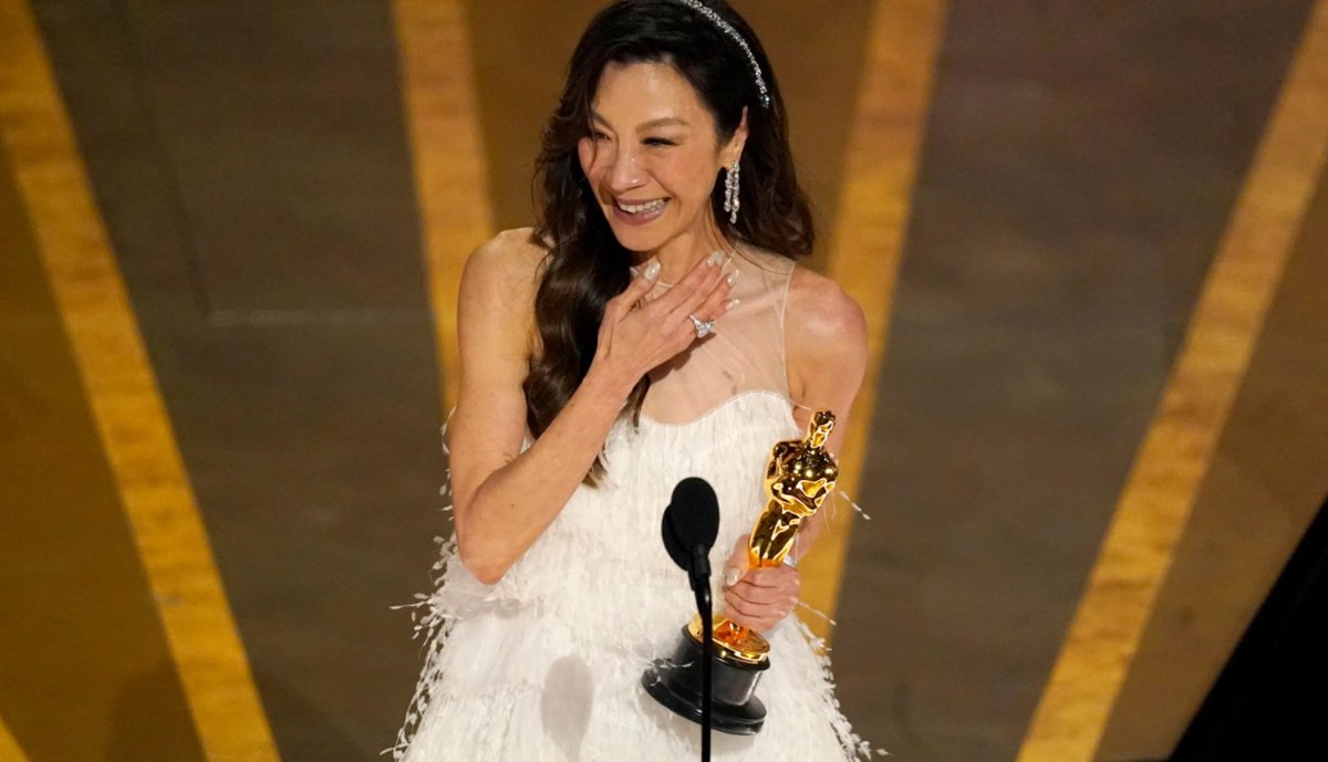 “Ladies, don't let anybody tell you you are ever past your prime.” - Michelle Yeoh #Oscars95 #Oscars