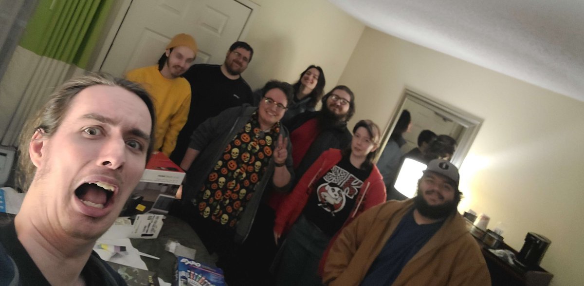 eliaswrite's tweet image. An epic meetup that was five plus years in the making. These people mean so much to me and I’m so grateful to call them friends. 💙🖤💚🫂🥰