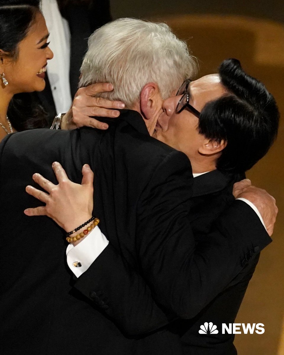 NBCNews's tweet photo. Ke Huy Quan embraces Harrison Ford, who he starred with in 'Indiana Jones and the Temple of Doom,' nearly 40 years ago.

https://t.co/whag0dCT2w

📷 Chris Pizzello / AP https://t.co/kQ16fDPUeJ