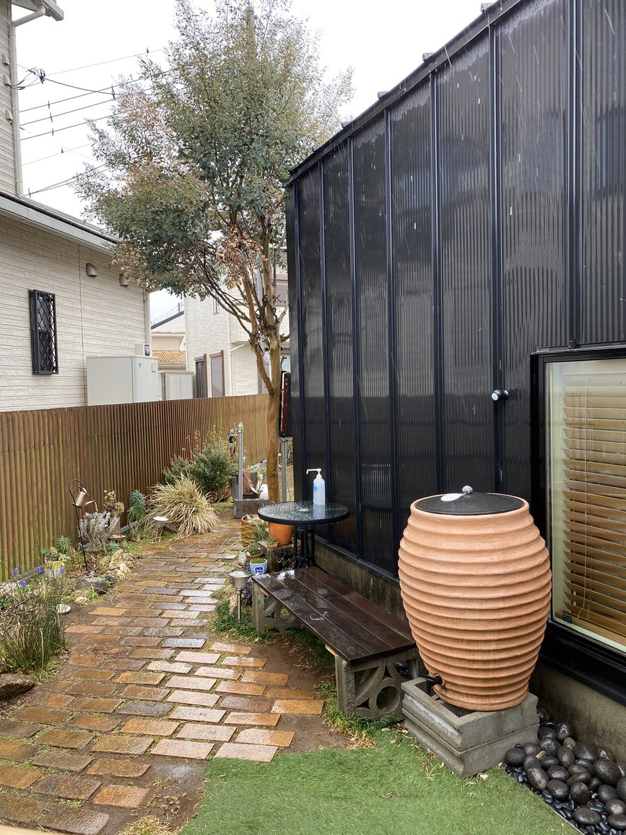 雨だ〜売れ残りそうだなぁ🍠😮‍💨😭
つぼつぼ小屋からの景色