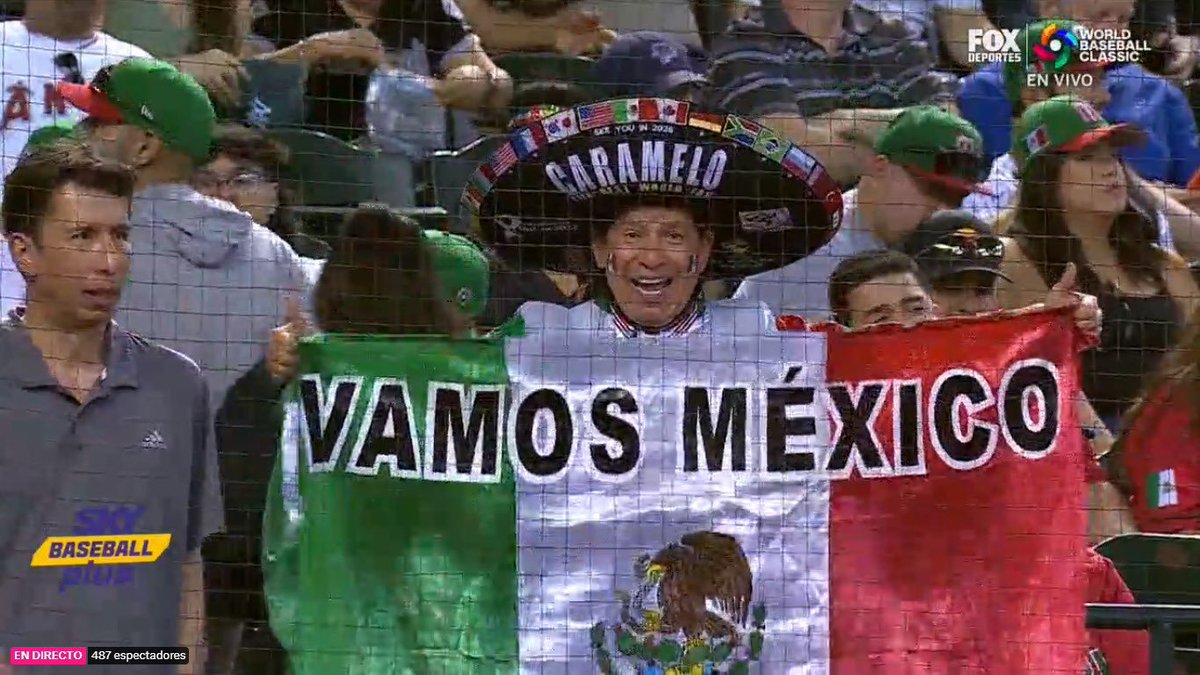 MundoLigaMX's tweet photo. Caramelo en el #WBC 

⚾️⚾️⚾️⚾️⚾️⚾️ https://t.co/xLEI88JAOC