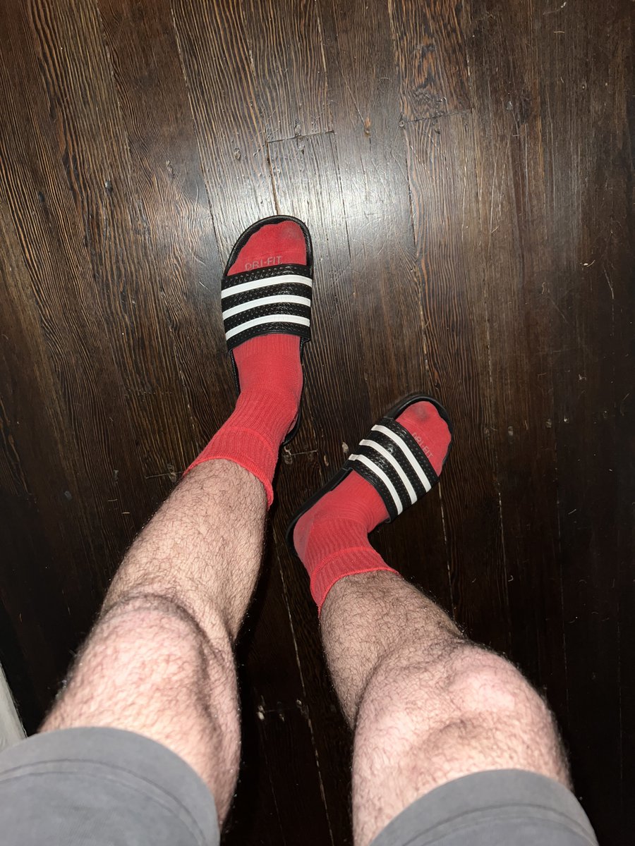 lafootbro's tweet photo. left or right?? https://t.co/jYTjrFZItN