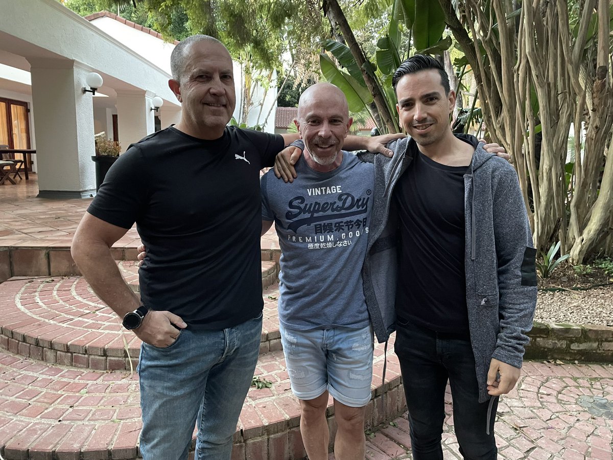 _TheRealNetwork's tweet photo. Wake up, we’re live and @DrHananBushkin is in the house with @bryanschimmel &amp; @clintonfein to talk about their remarkable story! 

#GCSLive #ItsGoingToBeOkay 

Tune in below ⬇️ 

🔗 https://t.co/zUSnjBf7al https://t.co/0btdjSdlLF