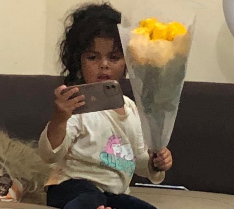 yo cuando me regalan algo *