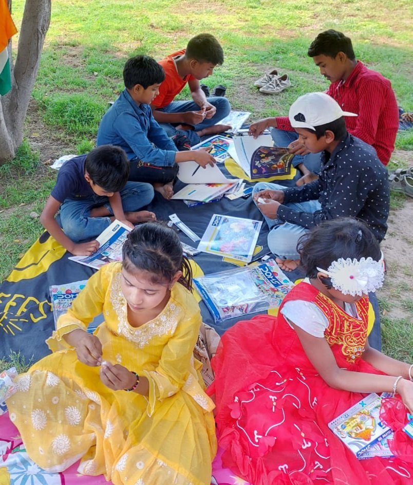 BiofootprintsF's tweet photo. Biofootprints  organized a painting event for slum children.  The theme was "Viruses: How they impact our lives". https://t.co/9WVlPmYQ7l