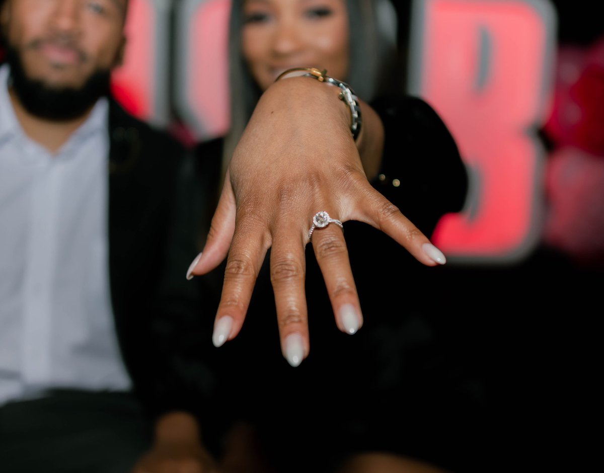 BoojieBetty's tweet photo. The easiest YES of my life 🤍💍🥹
Another prayer request answered 😩🙏🏽
#iSaidYes #FutureMrsDouglass #FrommisstoMrs #BlackLove #engaged #douglass https://t.co/tg9f5zpSFi