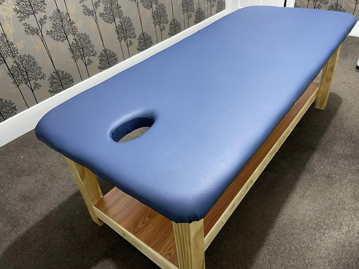 AUS_ultrastyle's tweet photo. Ultrastyle Custom Made Thai Massage Table
Base: Natural Pine gloss finish. Flat rack.
Top: Navy Blue

Ultrastyle Massage And Salon Supplies
Reservoir, VIC 3073
☎️ +61 04500 17238
https://t.co/j0ATZyzd6c
Hashtag #Ultrastylemassage  #remedialmassage #thaimassage  #relaxationmassage https://t.co/MRLHDDsorw