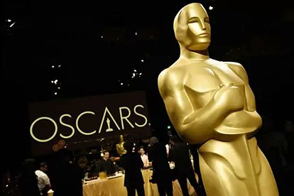 CitLobaOficial's tweet photo. Recuento de la noche!!!
#EverythingEverywhereAllAtOnce 7
#SinNovedadenelFrente 4
#TheWhale 2
#WomanTalking 1
#TopGunMaverick 1
#BlackPantherWakandaForever 1
#AvatarTheWayOfWater 1
Pero la gran ganadora fue la productora #A24 por llevarse las categorías más importantes!
#Oscars https://t.co/7OhoZJdE2G