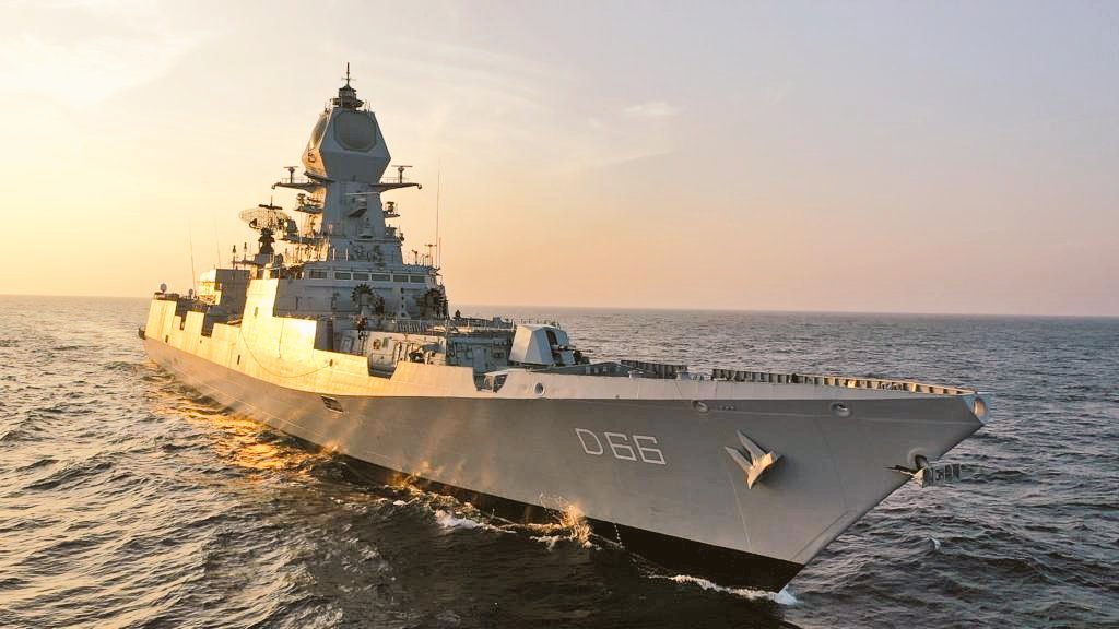 IndiainThailand's tweet image. กองทัพเรืออินเดีย #IndianNavy ประสบความสำเร็จในการทดสอบยิงขีปนาวุธ MRSAM (Medium Range Surface to Air Missile) จากเรือ #INSVisakhapatnam ซึ่งมีขีดความสามารถในการรับมือกับขีปนาวุธต่อต้านเรือ
MRSAM ได้รับการพัฒนาร่วมกันโดย @DRDO_India และ #IAI และผลิตที่ #BDL 
@prroyalthainavy