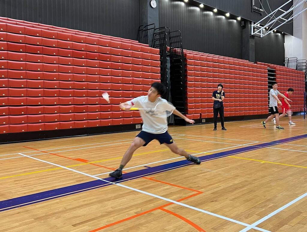 🚨 Sports Update! 🚨 

The #TASTigers boys and girls badminton teams just came back from a successful trip to Singapore at the SAS Exchange! 🥇🥈🏸 These kids were smashing it on the court, taking home first and second place in both singles and double… instagr.am/p/Cpt0ofTvo6O/